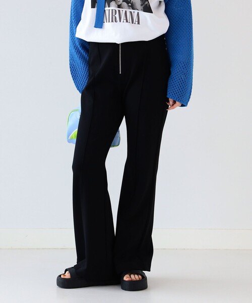 Ray BEAMS（レイビームス）の「Ray BEAMS / フロント ジップ フレア パンツ（その他パンツ・レディース・ブラック/グリーン/レッド系その他・0/1）」の6枚目の写真