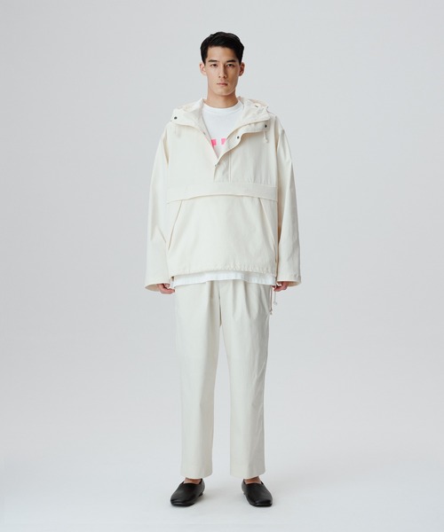 ADAM ET ROPE'（アダムエロペ）の「【小松マテーレ】ナイロンオックス オニベジ オーバーサイズ アノラックパーカー / パッカブル（マウンテンパーカー・メンズ・ブラック/オフホワイト・L/M）」の22枚目の写真