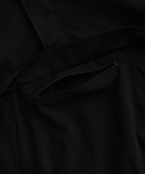 ADAM ET ROPE'（アダムエロペ）の「【小松マテーレ】ナイロンオックス オニベジ オーバーサイズ アノラックパーカー / パッカブル（マウンテンパーカー・メンズ・ブラック/オフホワイト・L/M）」の13枚目の写真