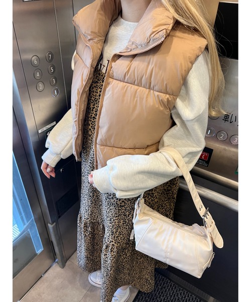 WC(ダブル シー)の「コンパクトダウンライクベスト(ダウンベスト・レディース・ホワイト/ブラック/ベージュ・FREE)」の16枚目の写真