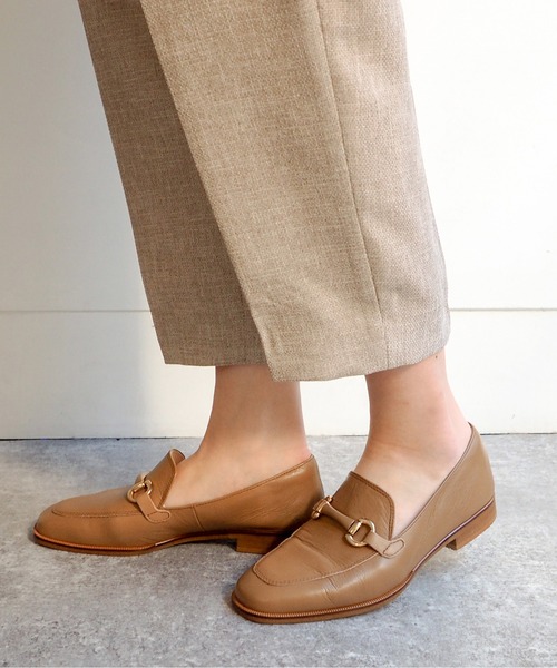 apres(アプレ)の「ビットローファー 3750319(ローファー・レディース・ホワイト/ブラック/ベージュ/ホワイト系その他・23.0cm/23.5cm/24.0cm/24.5cm/22.5cm)」の4枚目の写真