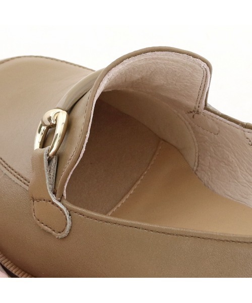 apres(アプレ)の「ビットローファー 3750319(ローファー・レディース・ホワイト/ブラック/ベージュ/ホワイト系その他・23.0cm/23.5cm/24.0cm/24.5cm/22.5cm)」の14枚目の写真