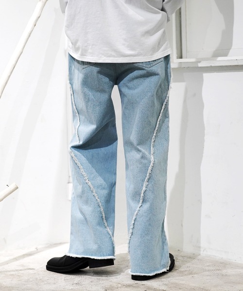 G.O.C(ジーオーシー)の「フリンジ カッティング ワイド ストレート デニム(デニムパンツ・メンズ・ブルー/インディゴブルー/ブラック/ブルー系その他/ブラック系その他・LARGE/MEDIUM)」の10枚目の写真