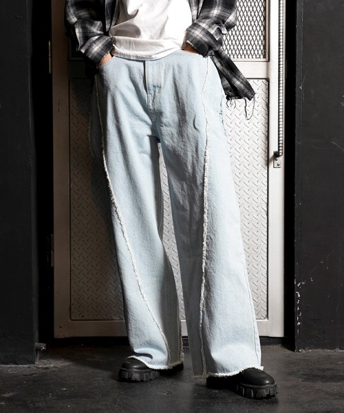 G.O.C(ジーオーシー)の「フリンジ カッティング ワイド ストレート デニム(デニムパンツ・メンズ・ブルー/インディゴブルー/ブラック/ブルー系その他/ブラック系その他・LARGE/MEDIUM)」の11枚目の写真