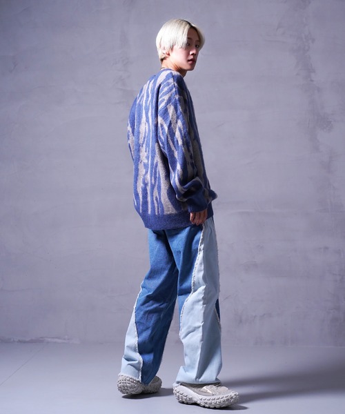 G.O.C(ジーオーシー)の「フリンジ カッティング ワイド ストレート デニム(デニムパンツ・メンズ・ブルー/インディゴブルー/ブラック/ブルー系その他/ブラック系その他・LARGE/MEDIUM)」の16枚目の写真