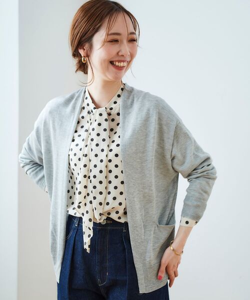 le.coeur blanc(ルクールブラン)の「カシリーレーヨン長袖カーディガン(カーディガン/ボレロ・レディース・ライトグレー/ネイビー/ライトグリーン/モカ・38)」の18枚目の写真
