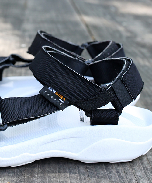 FREAK'S STORE（フリークスストア）の「BONNARUE BONNARUE/ボナルーボナルー　MIKE SOLID ACRYLIC WEBBING TAPE                        （サンダル・レディース・ホワイト/ブラック/その他13・6.5/7.5）」の9枚目の写真