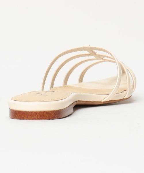 allureville(アルアバイル)の「【HEWN(ヒューン)】STRAP MULES/ フラットミュールサンダル(サンダル・レディース・アイボリー・36/38/37)」の3枚目の写真