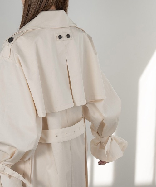 Amiur(エミレ)の「lapel collar light trench coat / ラペルカラーライトトレンチコート(トレンチコート・レディース・アイボリー/ライトベージュ・FREE)」の16枚目の写真