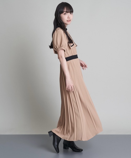 A de a.v.v（アードアー・ヴェ・ヴェ）の「配色バインダーセーラーカラープリーツワンピ（ワンピース・レディース・ベージュ/ブラック・38/36）」の21枚目の写真