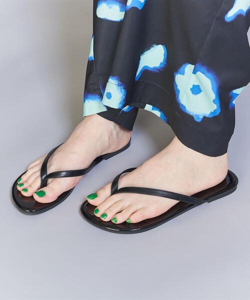 BEAUTY&YOUTH UNITED ARROWS（ビューティーアンドユースユナイテッドアローズ）の「フェイクレザー トングサンダル（サンダル・レディース・ブラック/ターコイズブルー/シルバー・37/35/36/38）」の22枚目の写真