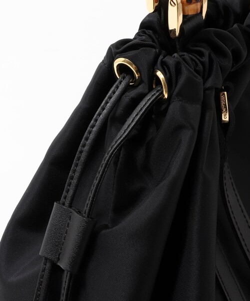 VIOLAd'ORO（ヴィオラドーロ）の「【VIOLAｄ’ORO/ ヴィオラドーロ】◇【WEB限定】バンブーハンドル3WAYナイロン巾着バッグ（ショルダーバッグ・レディース・ブラック・FREE）」の11枚目の写真