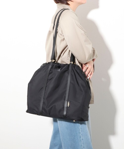 VIOLAd'ORO（ヴィオラドーロ）の「【VIOLAｄ’ORO/ ヴィオラドーロ】◇【WEB限定】バンブーハンドル3WAYナイロン巾着バッグ（ショルダーバッグ・レディース・ブラック・FREE）」の20枚目の写真