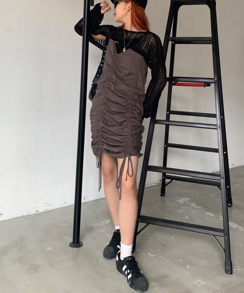 SHAGGIE（シャギー）の「ギャザーシャーリングキャミソールワンピース（ワンピース・レディース・ブラック/グレー・FREE）」の6枚目の写真