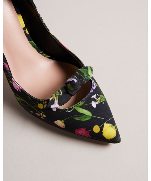 Ted Baker（テッドベーカー）の「TELINI フラワープリント リボン 