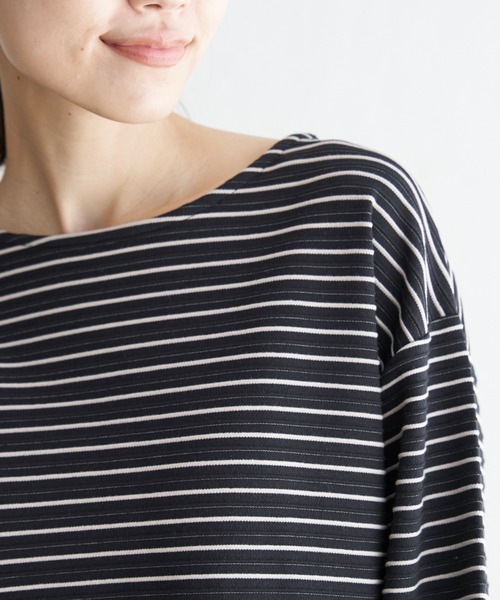 ikka(イッカ)の「リップル袖切り替え長袖プルオーバー(Tシャツ/カットソー・レディース・オフホワイト/ブラック/ネイビー/グレー・M/S/L)」の17枚目の写真