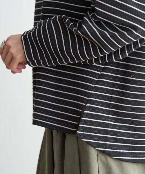 ikka(イッカ)の「リップル袖切り替え長袖プルオーバー(Tシャツ/カットソー・レディース・オフホワイト/ブラック/ネイビー/グレー・M/S/L)」の19枚目の写真