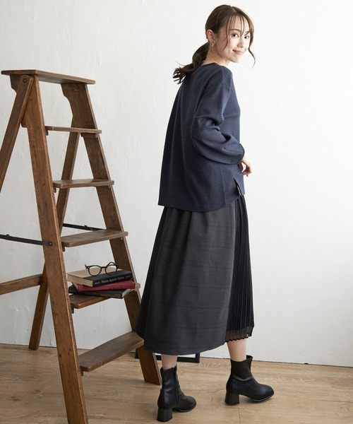 ikka(イッカ)の「リップル袖切り替え長袖プルオーバー(Tシャツ/カットソー・レディース・オフホワイト/ブラック/ネイビー/グレー・M/S/L)」の12枚目の写真