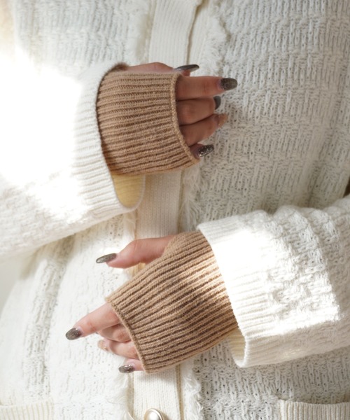 Port（ポート）の「リブ ニット ショート アームウォーマー #（アームカバー・レディース・グリーン/イエロー/グレー/ベージュ/ブルー/アイボリー/ブラック/ライトブルー/ブラック系その他・FREE）」の5枚目の写真