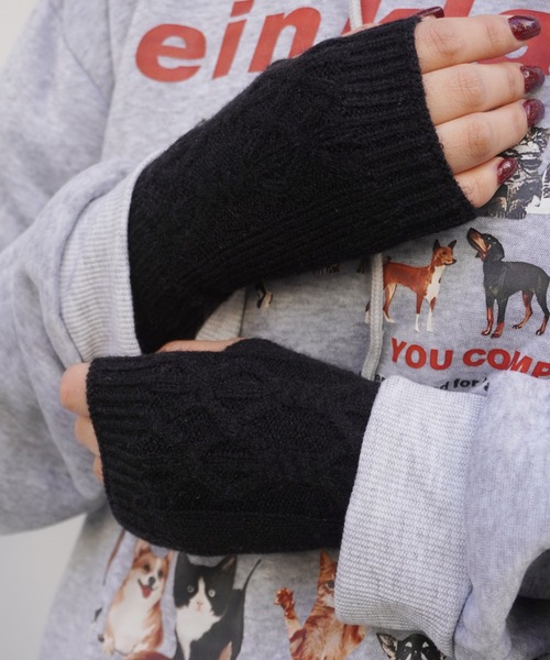 Port（ポート）の「リブ ニット ショート アームウォーマー #（アームカバー・レディース・グリーン/イエロー/グレー/ベージュ/ブルー/アイボリー/ブラック/ライトブルー/ブラック系その他・FREE）」の4枚目の写真