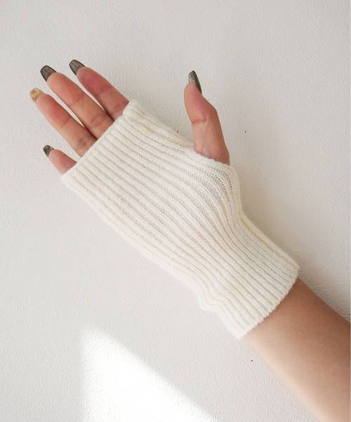 Port（ポート）の「リブ ニット ショート アームウォーマー #（アームカバー・レディース・グリーン/イエロー/グレー/ベージュ/ブルー/アイボリー/ブラック/ライトブルー/ブラック系その他・FREE）」の12枚目の写真