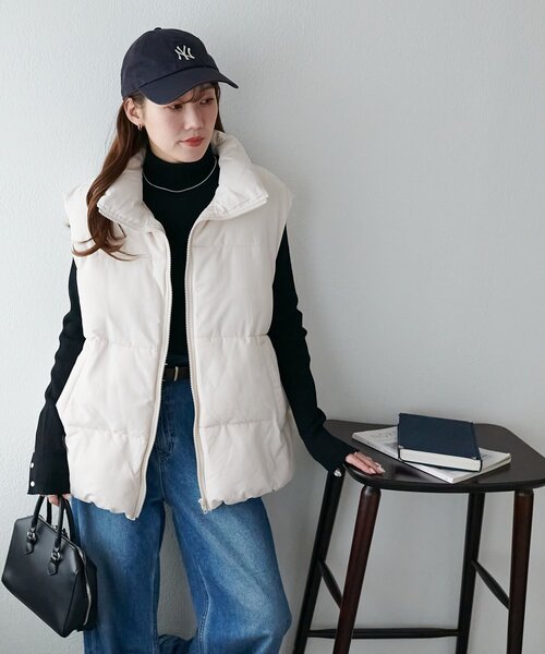 DISCOAT（ディスコート）の「【リバイバル/WEB限定】スタンドカラーフェイクダウンベスト（ベスト・レディース・アイボリー/ブラック/ライトベージュ・FREE）」の6枚目の写真