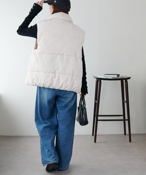 DISCOAT（ディスコート）の「【リバイバル/WEB限定】スタンドカラーフェイクダウンベスト（ベスト・レディース・アイボリー/ブラック/ライトベージュ・FREE）」の9枚目の写真