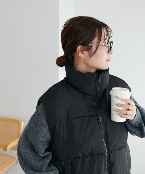 DISCOAT（ディスコート）の「【リバイバル/WEB限定】スタンドカラーフェイクダウンベスト（ベスト・レディース・アイボリー/ブラック/ライトベージュ・FREE）」の21枚目の写真