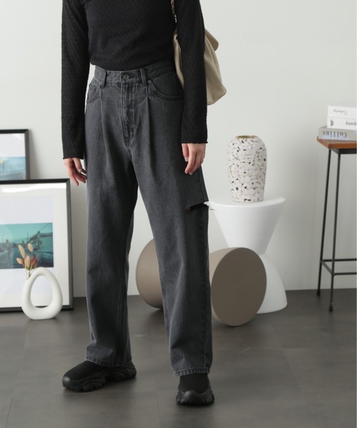 FREE'S MART（フリーズマート）の「◇[Sシリーズ対応]サイドカットタックワイドデニム（デニムパンツ・レディース・ブラック/ブルー系その他・MEDIUM/SMALL/X-SMALL）」の22枚目の写真