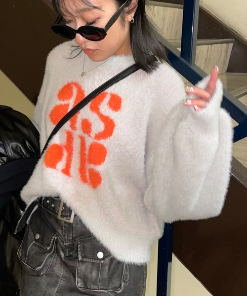 SHAGGIE（シャギー）の「フェザーヤーンソフトタッチ袖ボリュームニット（ニット/セーター・レディース・グレー/チャコールグレー/ナチュラル・FREE）」の4枚目の写真