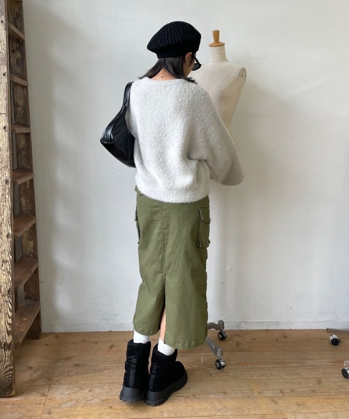 SHAGGIE（シャギー）の「フェザーヤーンソフトタッチ袖ボリュームニット（ニット/セーター・レディース・グレー/チャコールグレー/ナチュラル・FREE）」の10枚目の写真