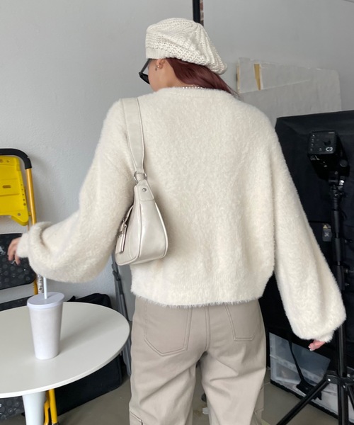 SHAGGIE（シャギー）の「フェザーヤーンソフトタッチ袖ボリュームニット（ニット/セーター・レディース・グレー/チャコールグレー/ナチュラル・FREE）」の20枚目の写真