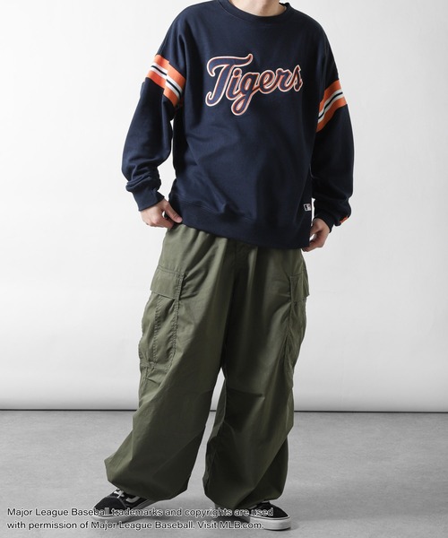 MLB（メジャーリーグベースボール）の「【MLB】 袖ライン チームロゴ 刺繍 プルオーバー 長袖 裏毛 スウェット トレーナー（スウェット・メンズ・ブラック/アッシュグレー/ホワイト/グリーン/ネイビー・MEDIUM/LARGE/X-LARGE）」の9枚目の写真