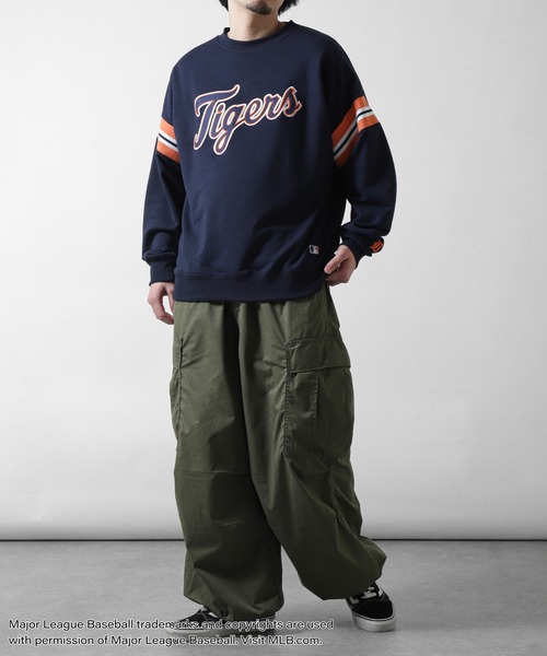 MLB（メジャーリーグベースボール）の「【MLB】 袖ライン チームロゴ 刺繍 プルオーバー 長袖 裏毛 スウェット トレーナー（スウェット・メンズ・ブラック/アッシュグレー/ホワイト/グリーン/ネイビー・MEDIUM/LARGE/X-LARGE）」の10枚目の写真