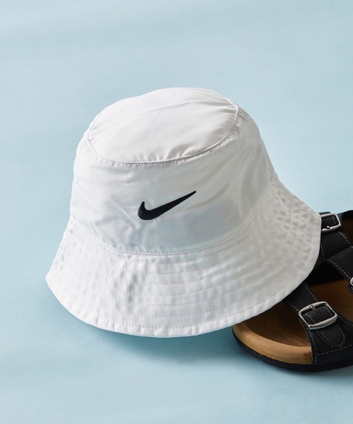 NIKE(ナイキ)の「NIKE NAN UPF 40+ INFANT BUCKET HAT(ハット・キッズ・ホワイト/ピンク・FREE)」の1枚目の写真