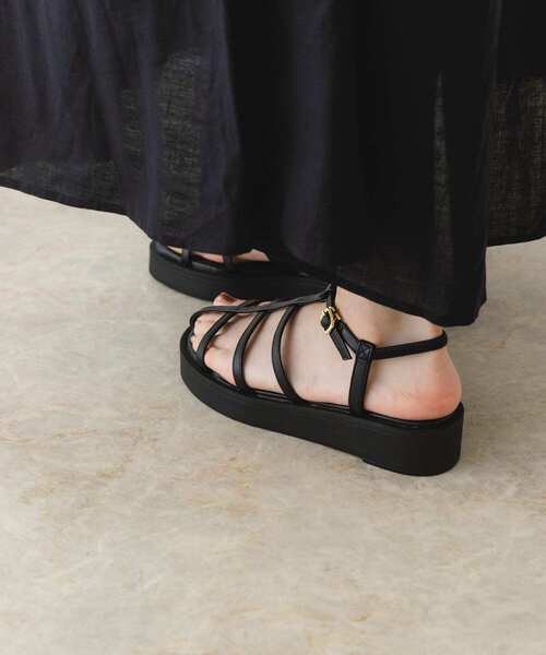 RODE SKO(ロデスコ)の「スリムストラップサンダル(サンダル・レディース・ブラック/シルバー・36/37/38)」の19枚目の写真
