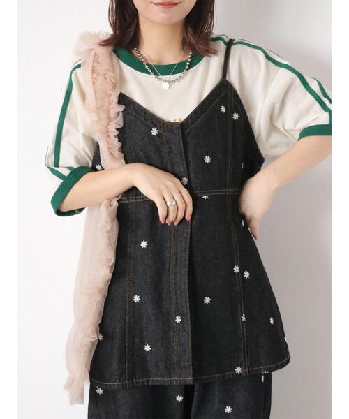 ehka sopo（エヘカソポ）の「花刺繍デニムビスチェ(セットアップ可)（シャツ/ブラウス・レディース・サックスブルー/ブラック/ネイビー・F）」の2枚目の写真