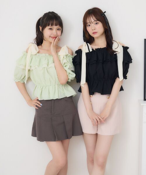 ems excite（エムズエキサイト）の「肩リボンフリルBL（シャツ/ブラウス・レディース・ブラック/グリーン/ホワイト系その他・FREE）」の4枚目の写真