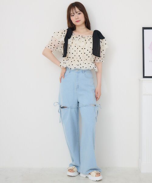 ems excite（エムズエキサイト）の「肩リボンフリルBL（シャツ/ブラウス・レディース・ブラック/グリーン/ホワイト系その他・FREE）」の6枚目の写真