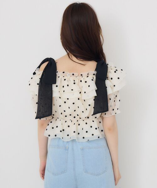 ems excite（エムズエキサイト）の「肩リボンフリルBL（シャツ/ブラウス・レディース・ブラック/グリーン/ホワイト系その他・FREE）」の13枚目の写真