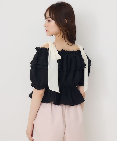 ems excite（エムズエキサイト）の「肩リボンフリルBL（シャツ/ブラウス・レディース・ブラック/グリーン/ホワイト系その他・FREE）」の21枚目の写真