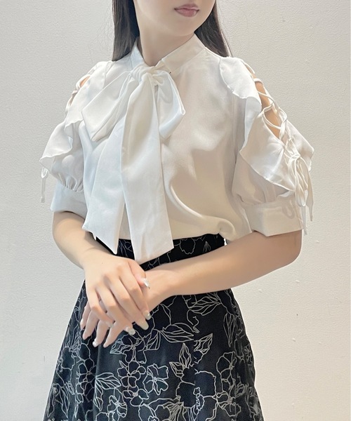 TORTE(トルテ)の「肩開きフリルボウタイブラウス(Tシャツ/カットソー・レディース・パープル/ホワイト/ホワイト系その他・FREE)」の5枚目の写真