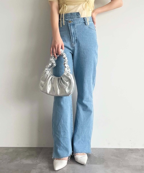apres jour(アプレジュール)の「アシメスリットフレアデニムパンツ【ZOZOTOWN限定アイテム】(デニムパンツ・レディース・インディゴブルー/ライトブルー・X-LARGE/MEDIUM/SMALL)」の13枚目の写真