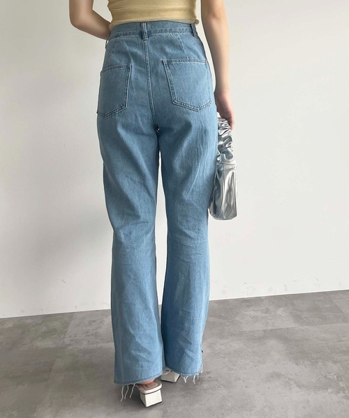セール】アシメスリットフレアデニムパンツ【ZOZOTOWN限定アイテム