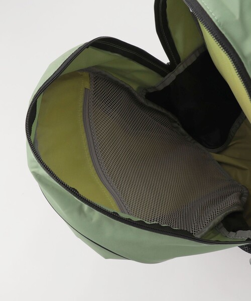 THE NORTH FACE(ザノースフェイス)の「<THE NORTH FACE>ラウンディ キッズ (22L) / リュック / キッズ(バックパック/リュック・キッズ・ブラック/ライム・FREE)」の3枚目の写真