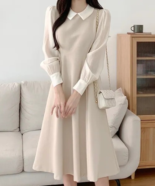 ECLIN（エクラン）の「配色襟付き異素材ボリュームスリーブAラインワンピース（ワンピース・レディース・ベージュ/ブラック・M/L/XL）」の9枚目の写真