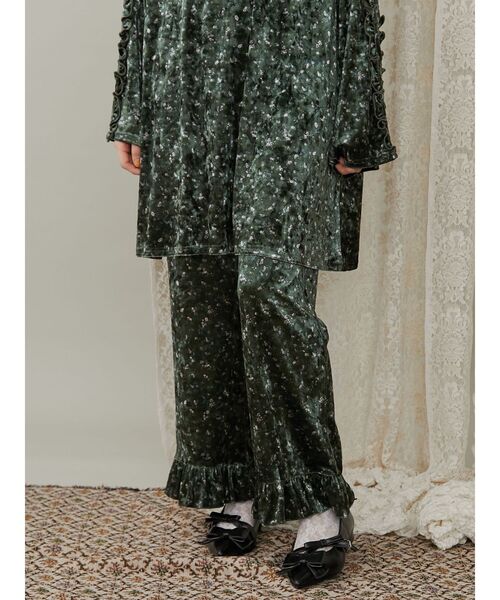 merry jenny（メリージェニー）の「flowerベロアパンツ（スラックス・レディース・ブラック/グリーン・FREE）」の4枚目の写真