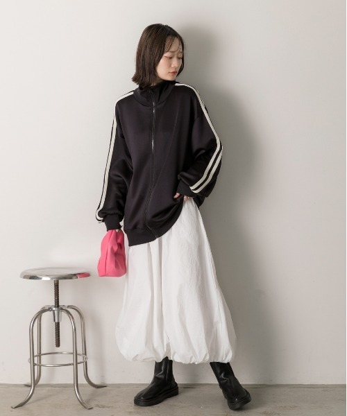 ad thie(アドティエ)の「オーバーサイズ トラックジャケット(ジャージ・レディース・アイボリー/グレー/ブラック/ボルドー/ネイビー・FREE)」の6枚目の写真