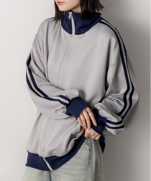 ad thie(アドティエ)の「オーバーサイズ トラックジャケット(ジャージ・レディース・アイボリー/グレー/ブラック/ボルドー/ネイビー・FREE)」の12枚目の写真