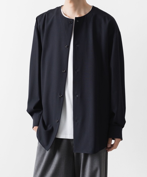 ATTACHMENT(アタッチメント)の「2/90 ウール トロピカル カラーレス L/Sシャツ / 2/90 WO TROPICAL COLLARLESS L/S SHIRT(シャツ/ブラウス・メンズ・ブラック/ダークネイビー・3/2/1)」の1枚目の写真